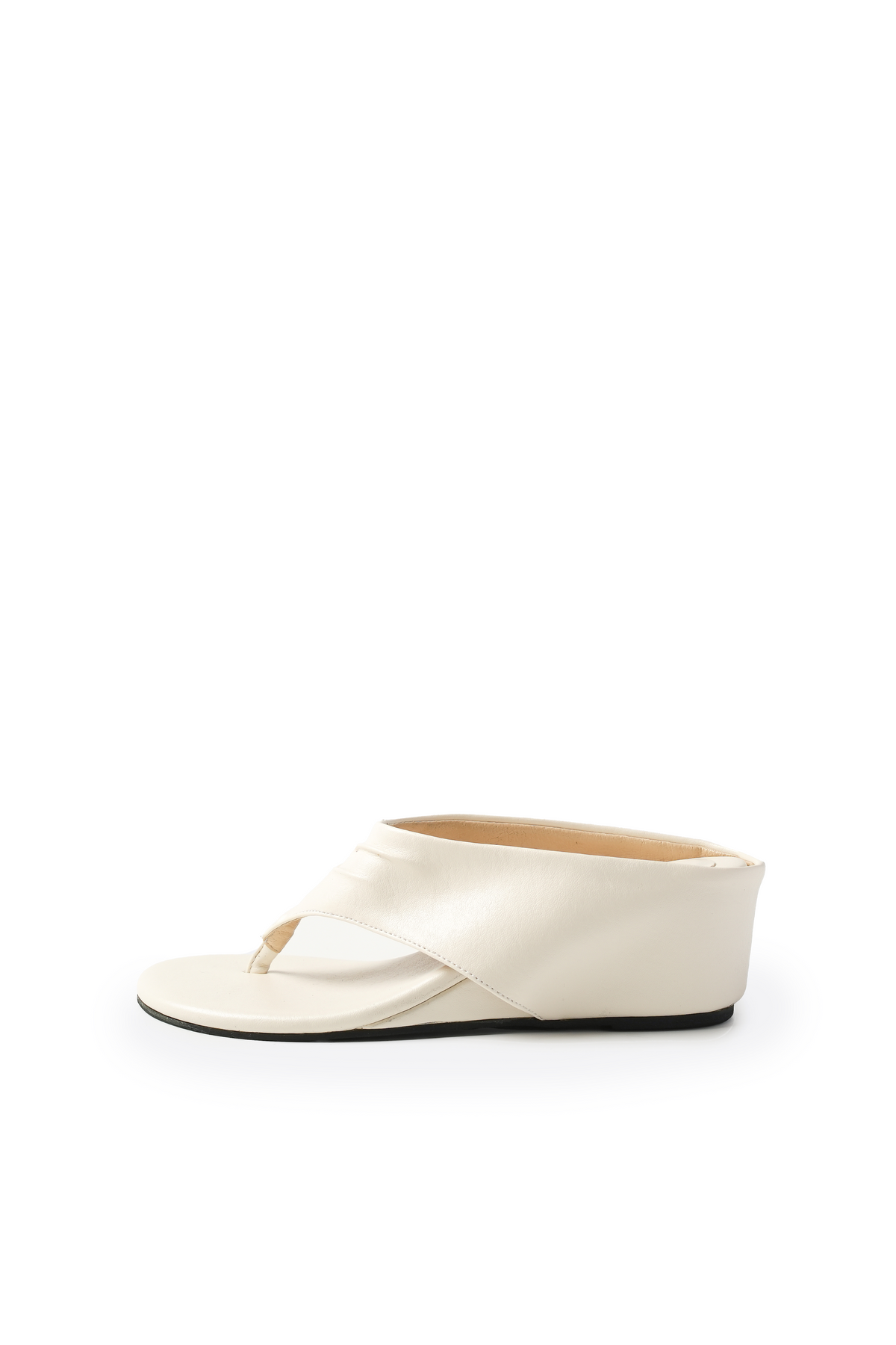 Camila Kitten Wedge in Blanca
